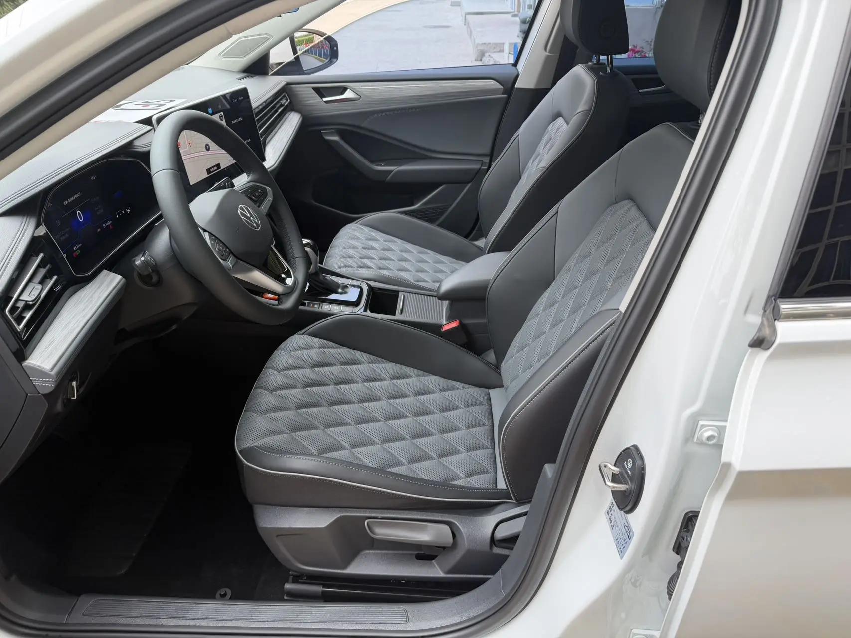 Volkswagen 2023 Sagitar 1.5TSI 300TSI Exceed Version Automatic 3
