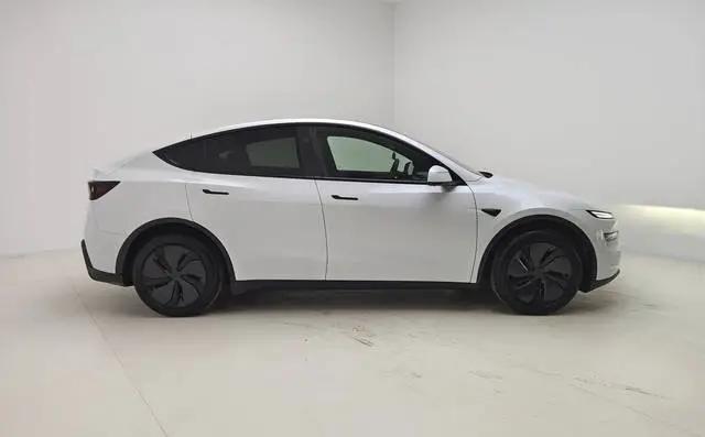 Tesla 2026 Model Y long endurance rear wheel drive version automatic transmission 5