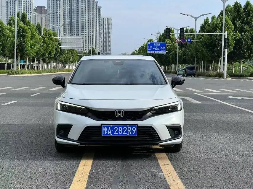 Civic 2023 HATCHBACK 240TURBO CVT Low Edition 2