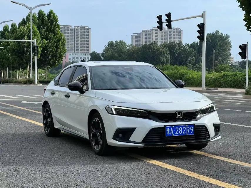 Civic 2023 HATCHBACK 240TURBO CVT Low Edition 3