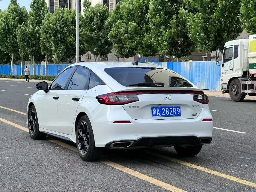 Civic 2023 HATCHBACK 240TURBO CVT Low Edition 7