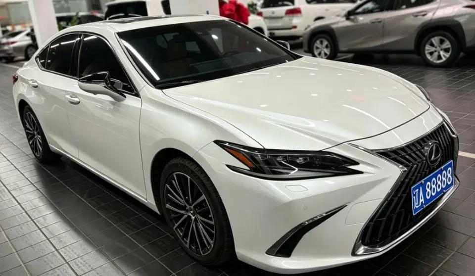 Lexus ES 2022 300h Premium Edition 3