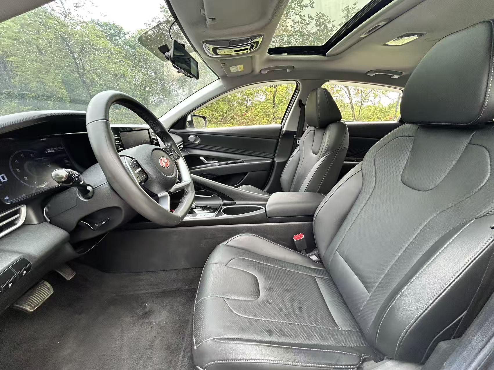Elantra 2021 1.5L CVT LUX Prestige Edition 2