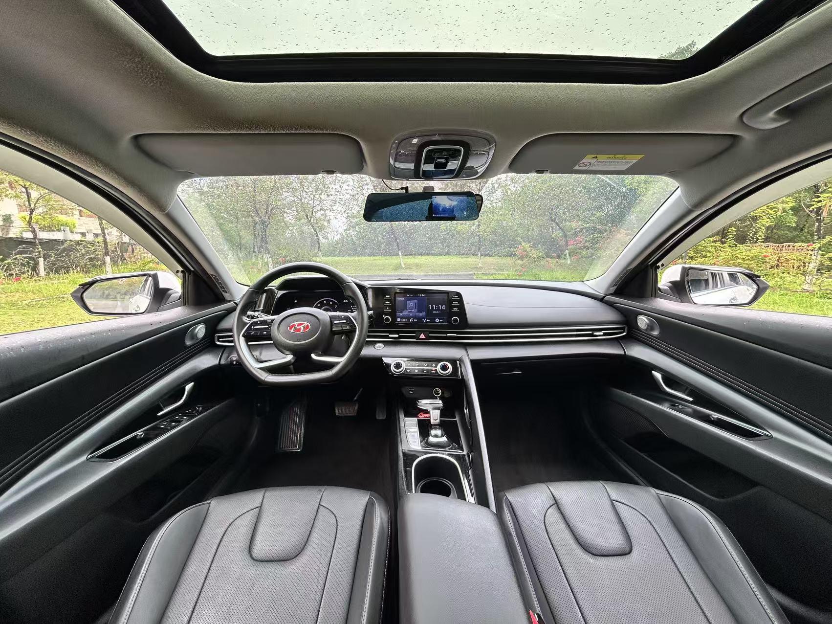 Elantra 2021 1.5L CVT LUX Prestige Edition 3