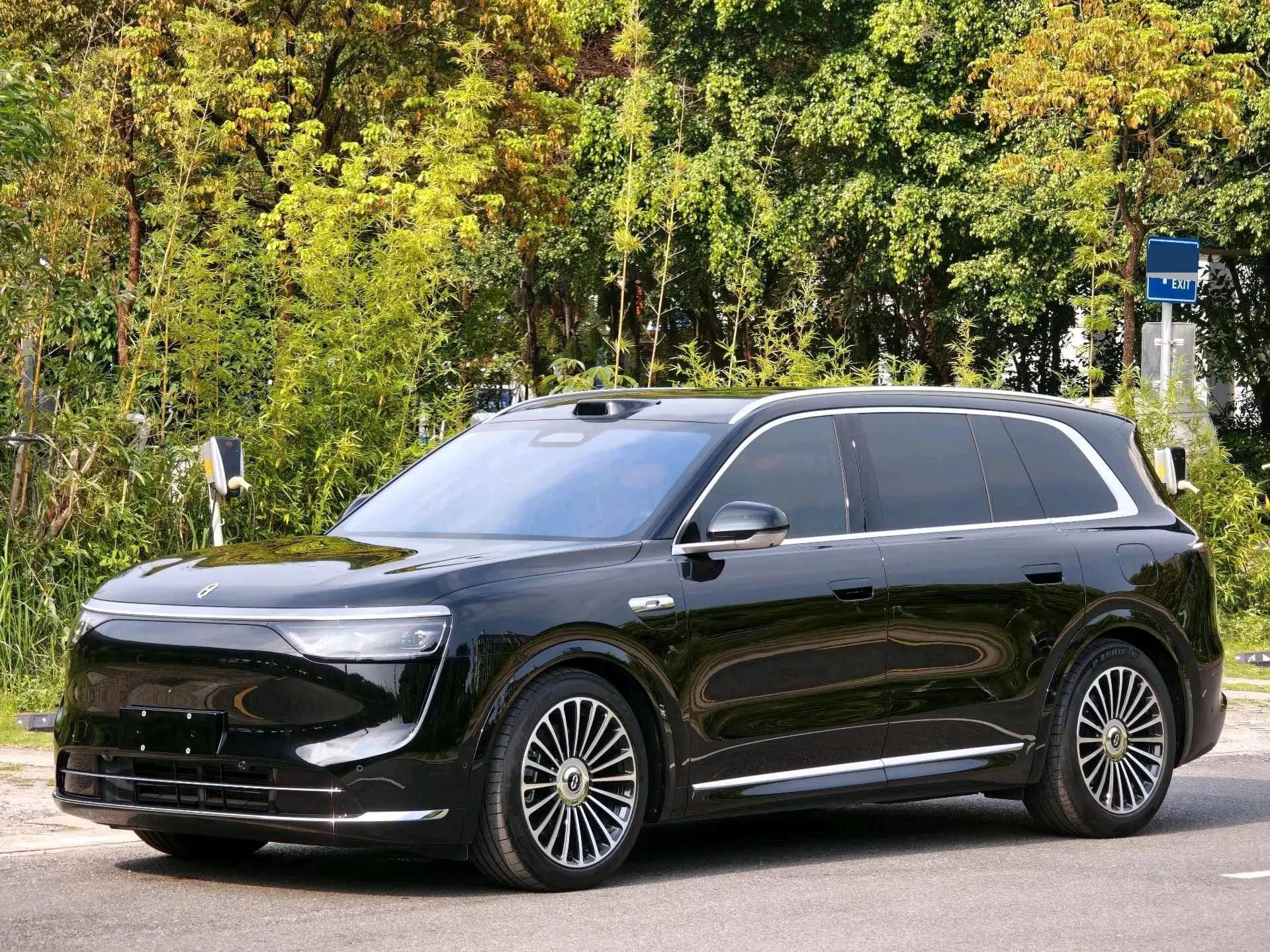 AITO M8 2025 extended range Ultra version 53.4kWh 6-seat version