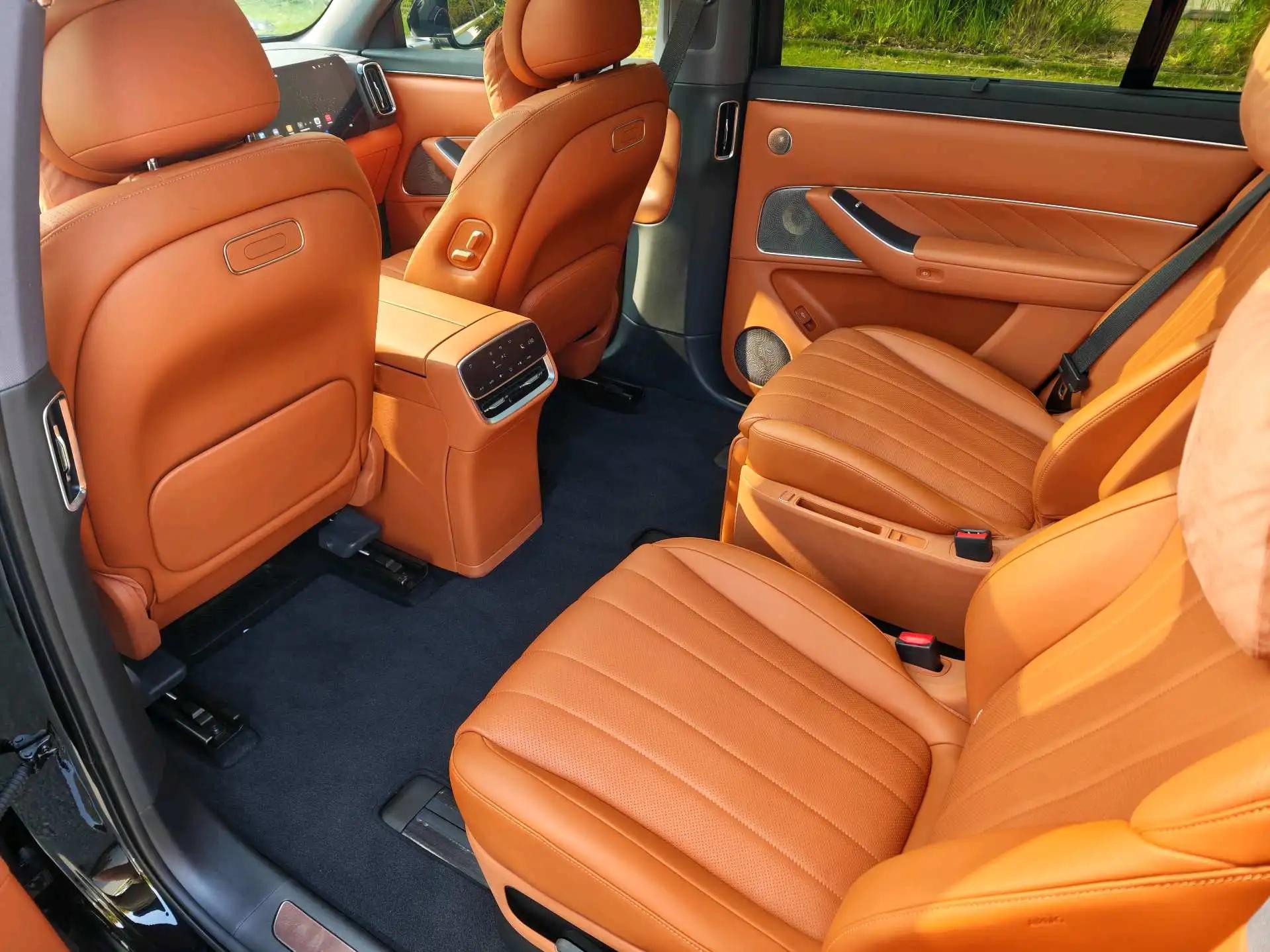 AITO M8 2025 extended range Ultra version 53.4kWh 6-seat version 13