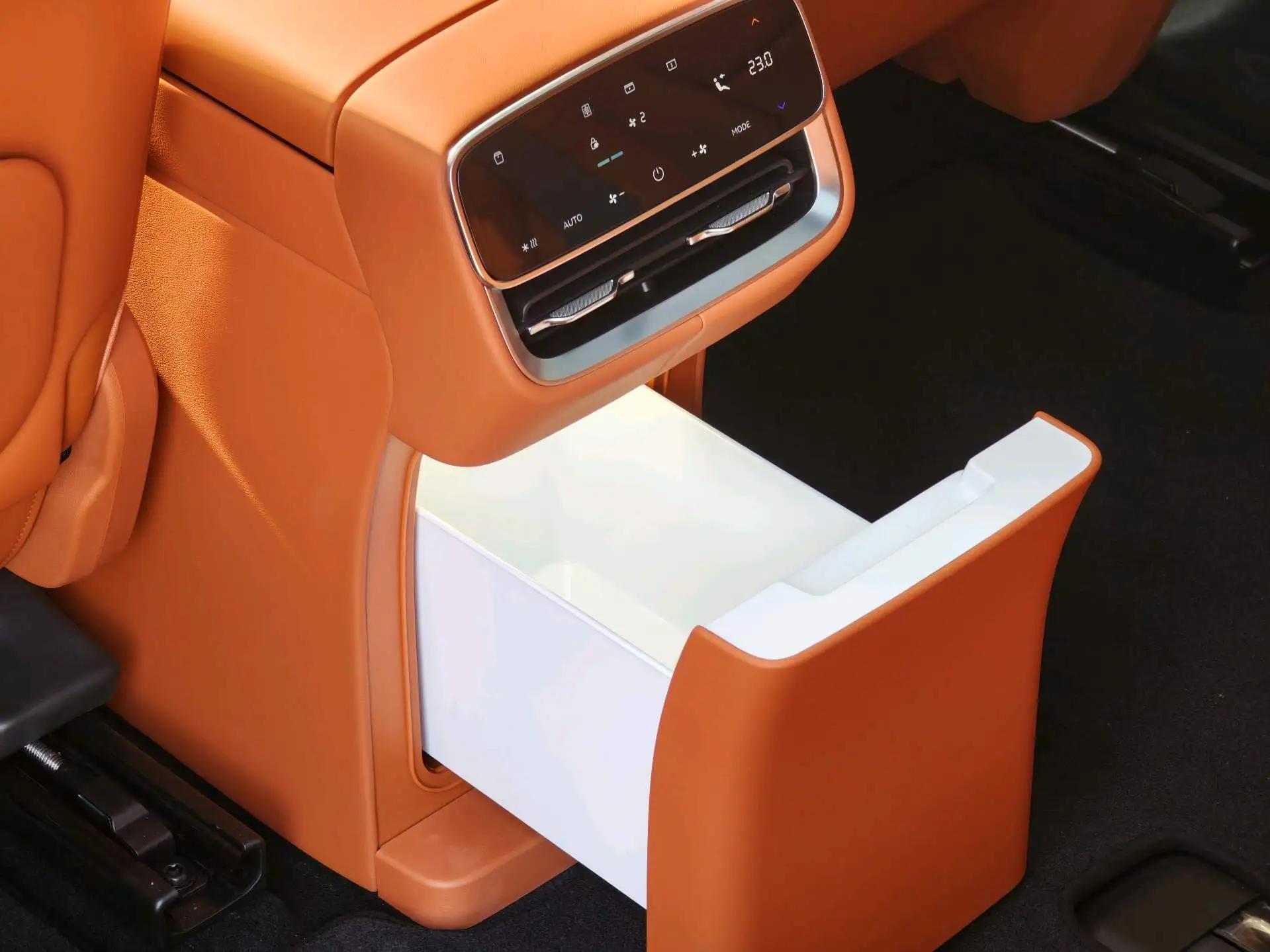 AITO M8 2025 extended range Ultra version 53.4kWh 6-seat version 14