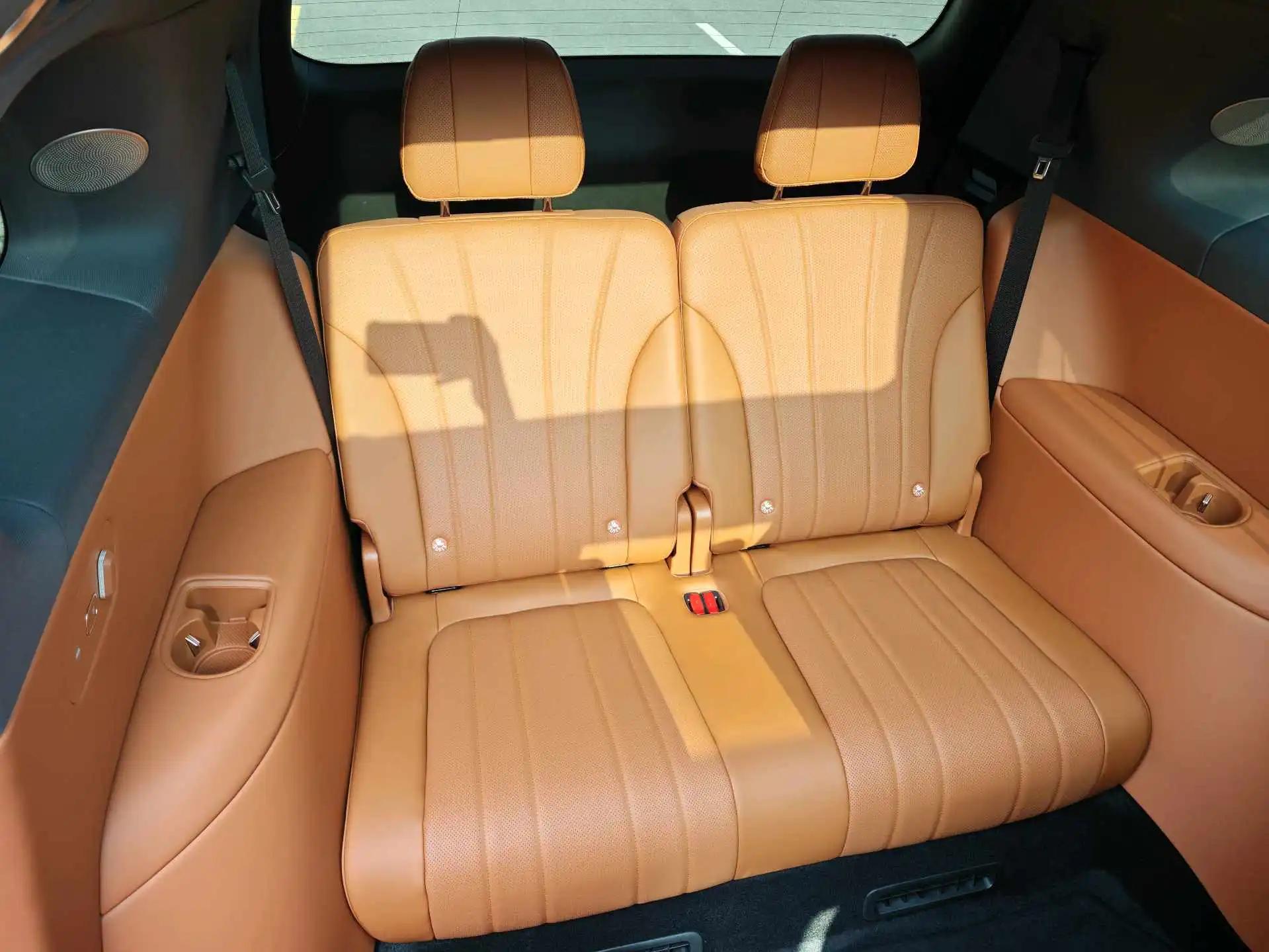 AITO M8 2025 extended range Ultra version 53.4kWh 6-seat version 18