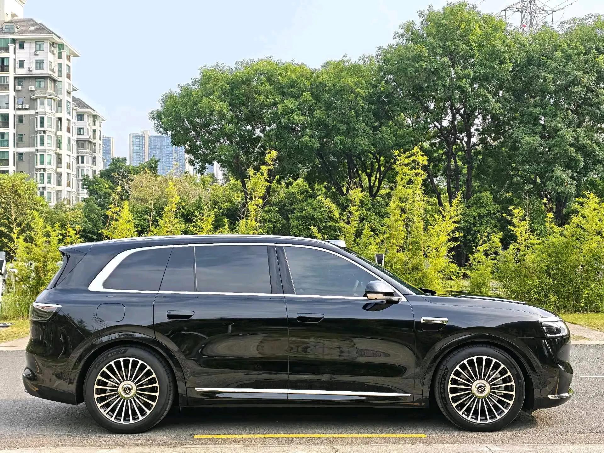AITO M8 2025 extended range Ultra version 53.4kWh 6-seat version 4