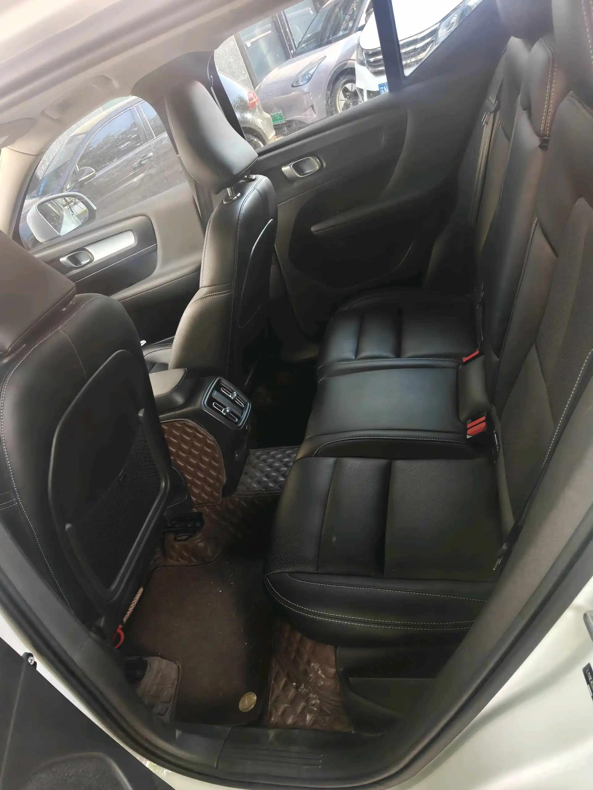 Volvo XC40 2022 T4 4-wheel drive smart fashion version 4