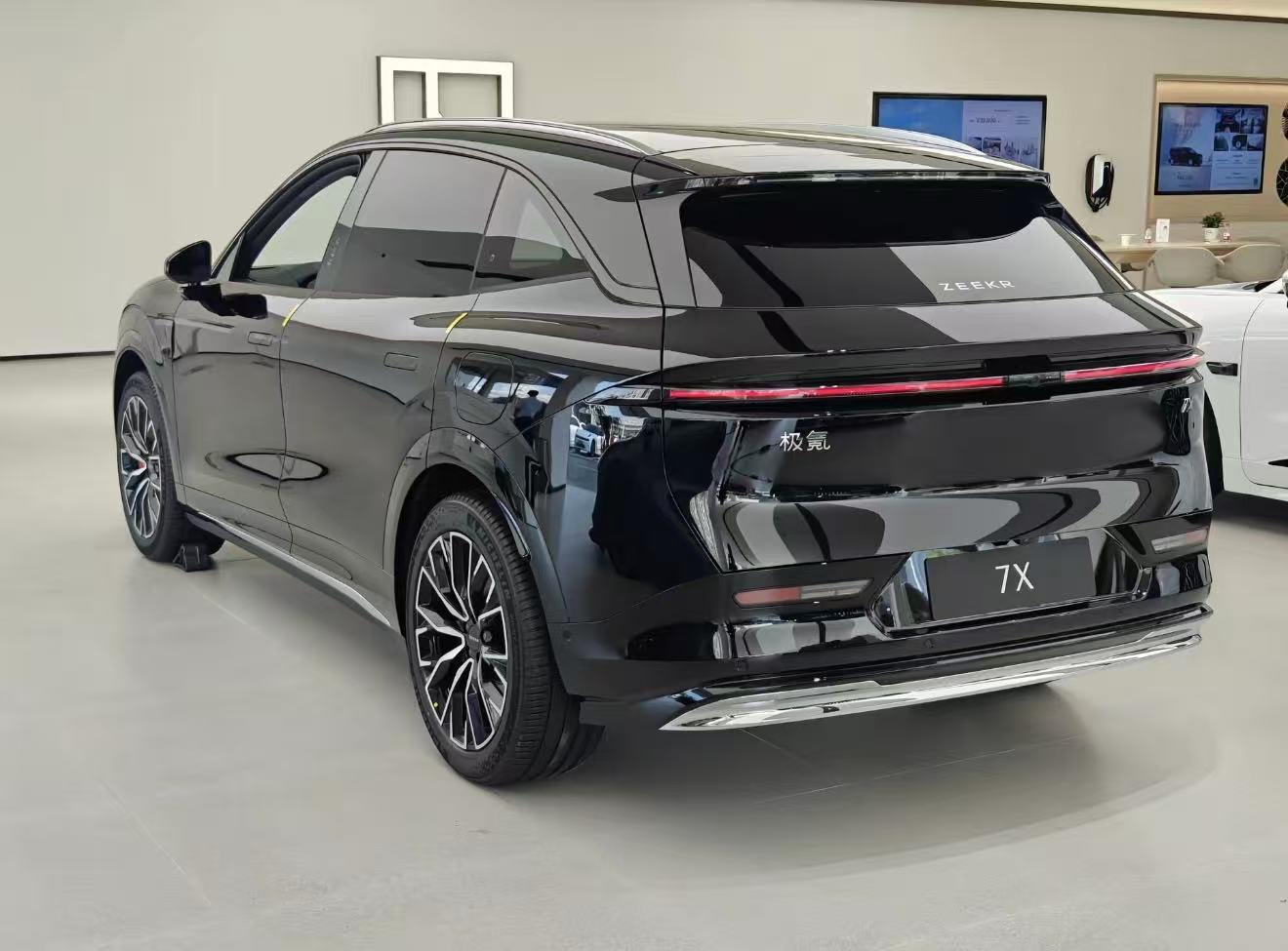 Zeekr 2025 Zeekr 7X 100kWh Long-Range Rear-Wheel-Drive Intelligent Driving Version Automatic 3