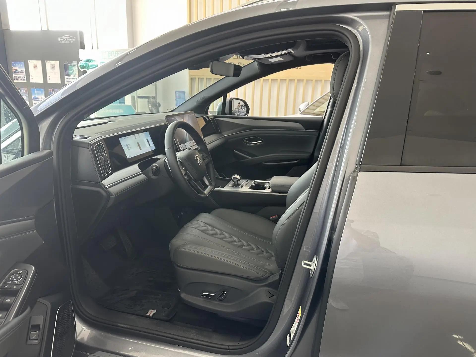BYD 2025 Song L DM-i 1.5 Stepless Smart Driving Edition 160km Exceed Automatic Transmission 4