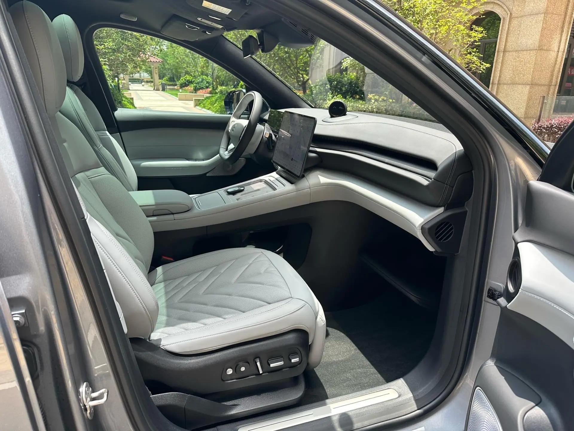 NIO 2025 ES6 75kWh Automatic 7