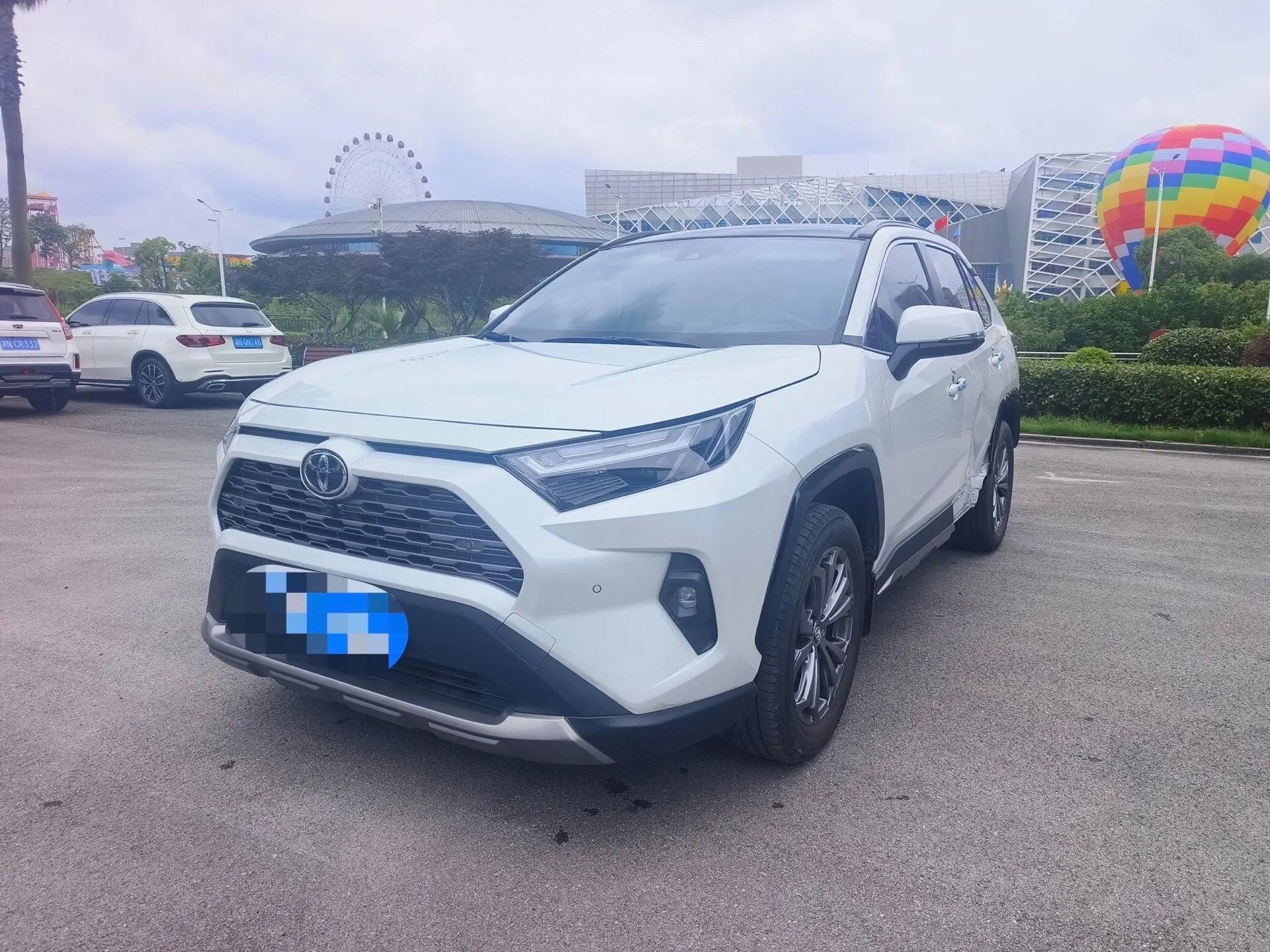 打开图片灯箱:Toyota 2024 RAV4 Rongbo 2.0 Stepless Two-Drive Fashion Plus Edition Automatic Gear