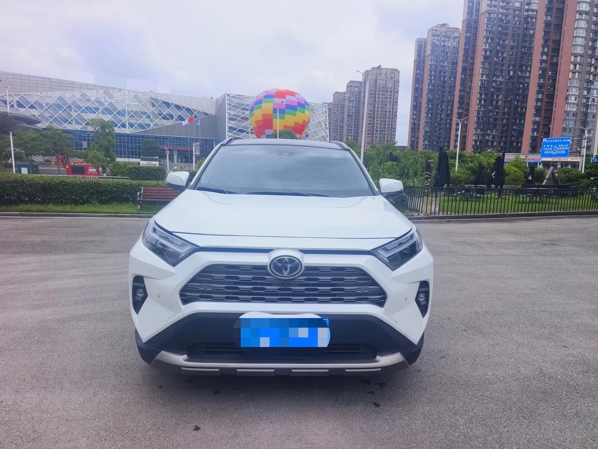 Toyota 2024 RAV4 Rongbo 2.0 Stepless Two-Drive Fashion Plus Edition Automatic Gear 2