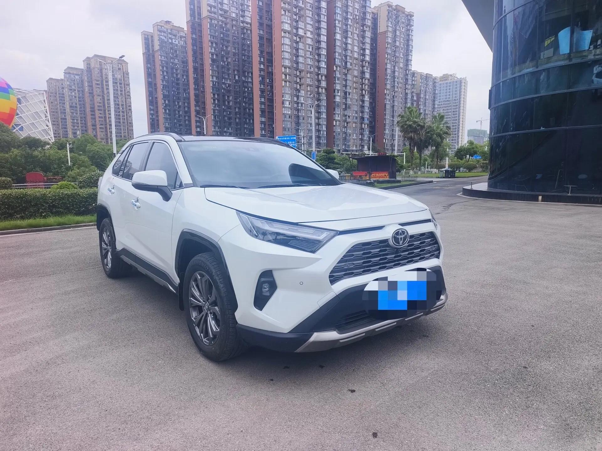 Toyota 2024 RAV4 Rongbo 2.0 Stepless Two-Drive Fashion Plus Edition Automatic Gear 3