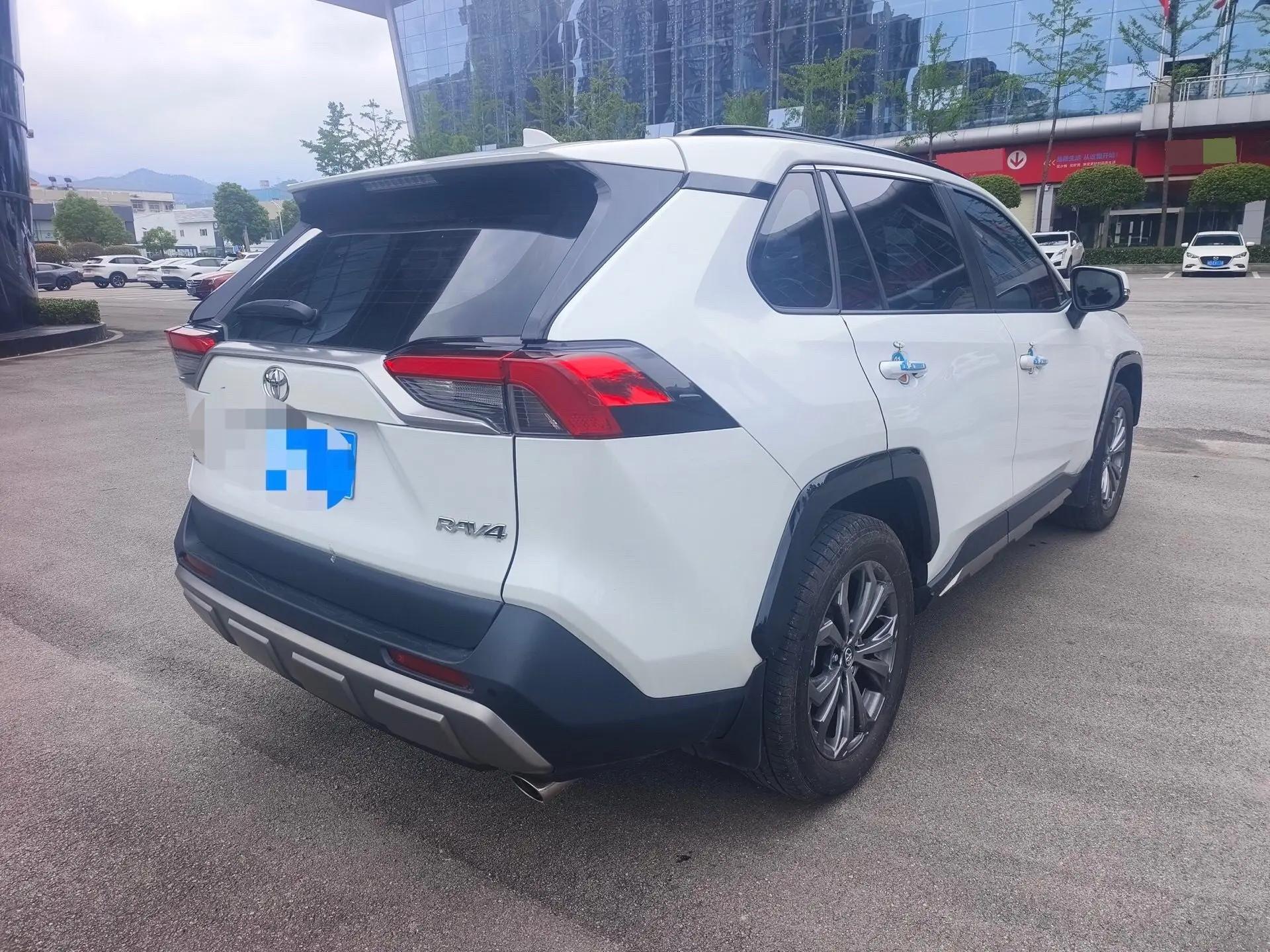 Toyota 2024 RAV4 Rongbo 2.0 Stepless Two-Drive Fashion Plus Edition Automatic Gear 6