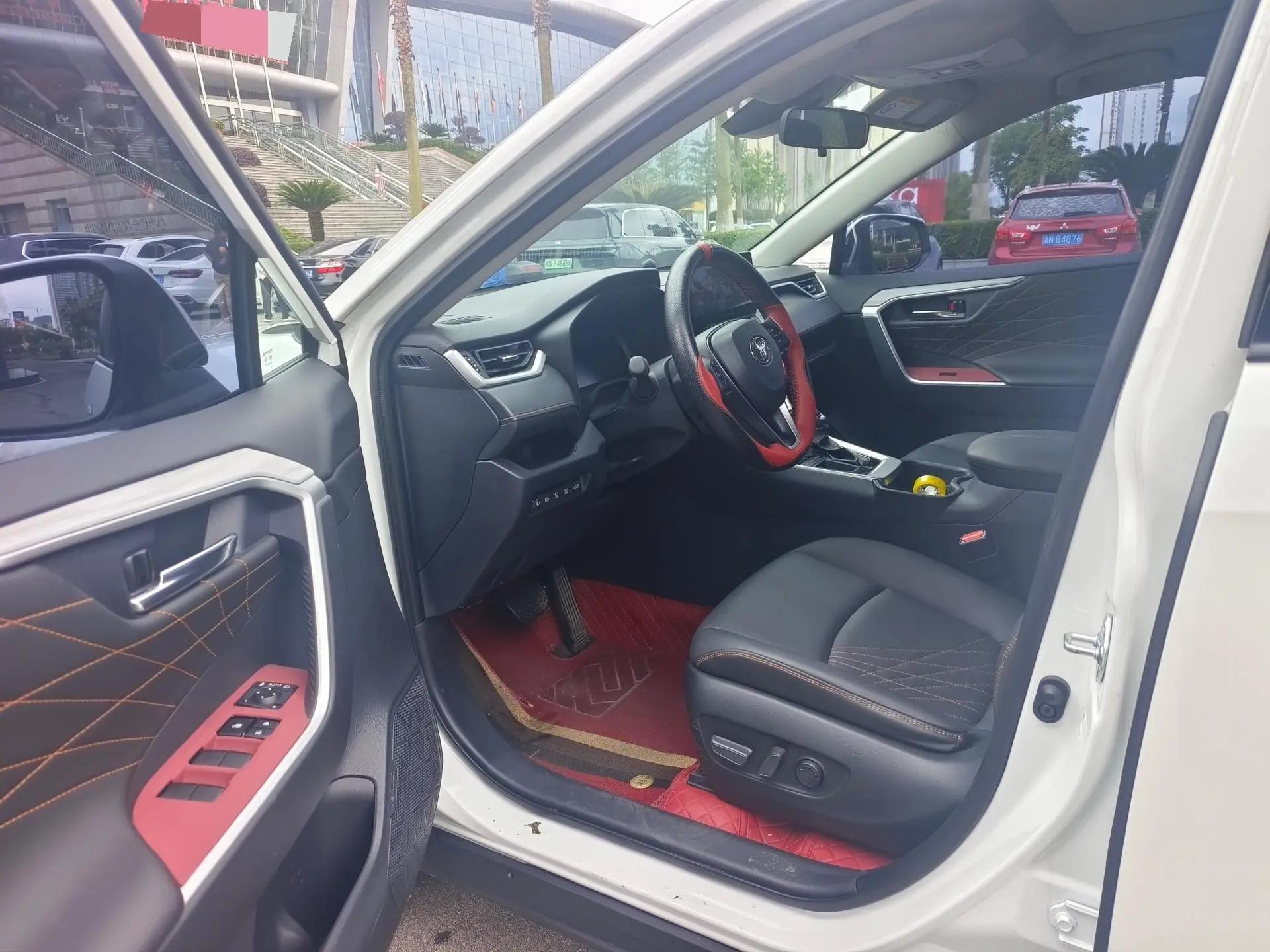 Toyota 2024 RAV4 Rongbo 2.0 Stepless Two-Drive Fashion Plus Edition Automatic Gear 7