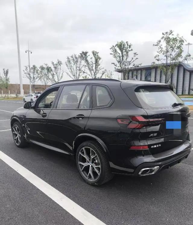 BMW 2025 X5 xDrive30Li 48V 2.0T exclusive m sports obsidian night suit automatic gear 4