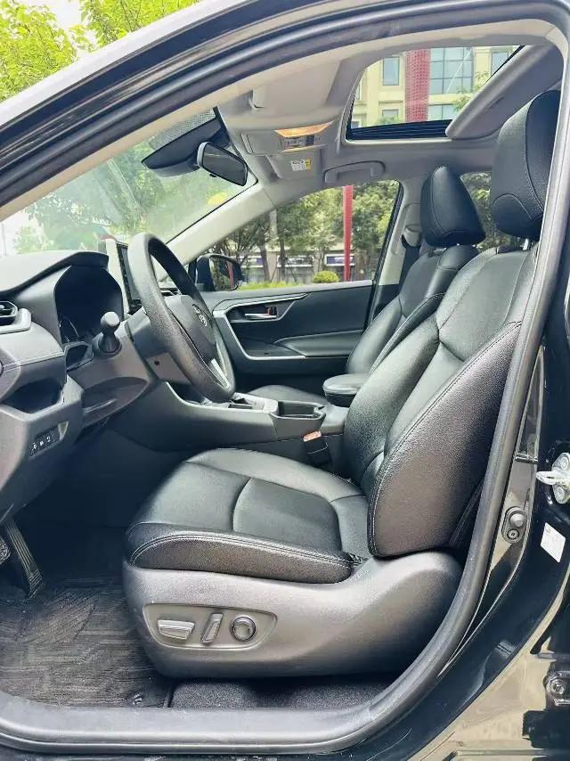 RAV4 Rongfeng 2020 2.0L CVT Two-Drive Fashion Edition 5