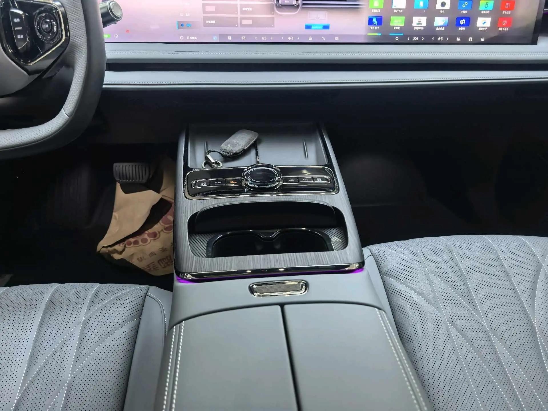 Geely Galaxy 2025 Model E8 700km Long-Range Intelligent Driving Version Automatic 12