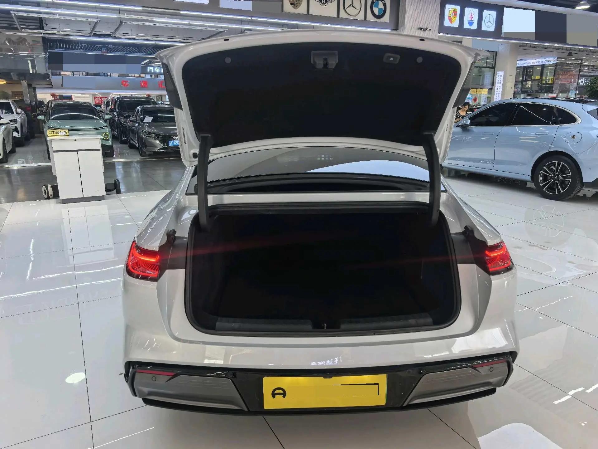 Geely Galaxy 2025 Model E8 700km Long-Range Intelligent Driving Version Automatic 15