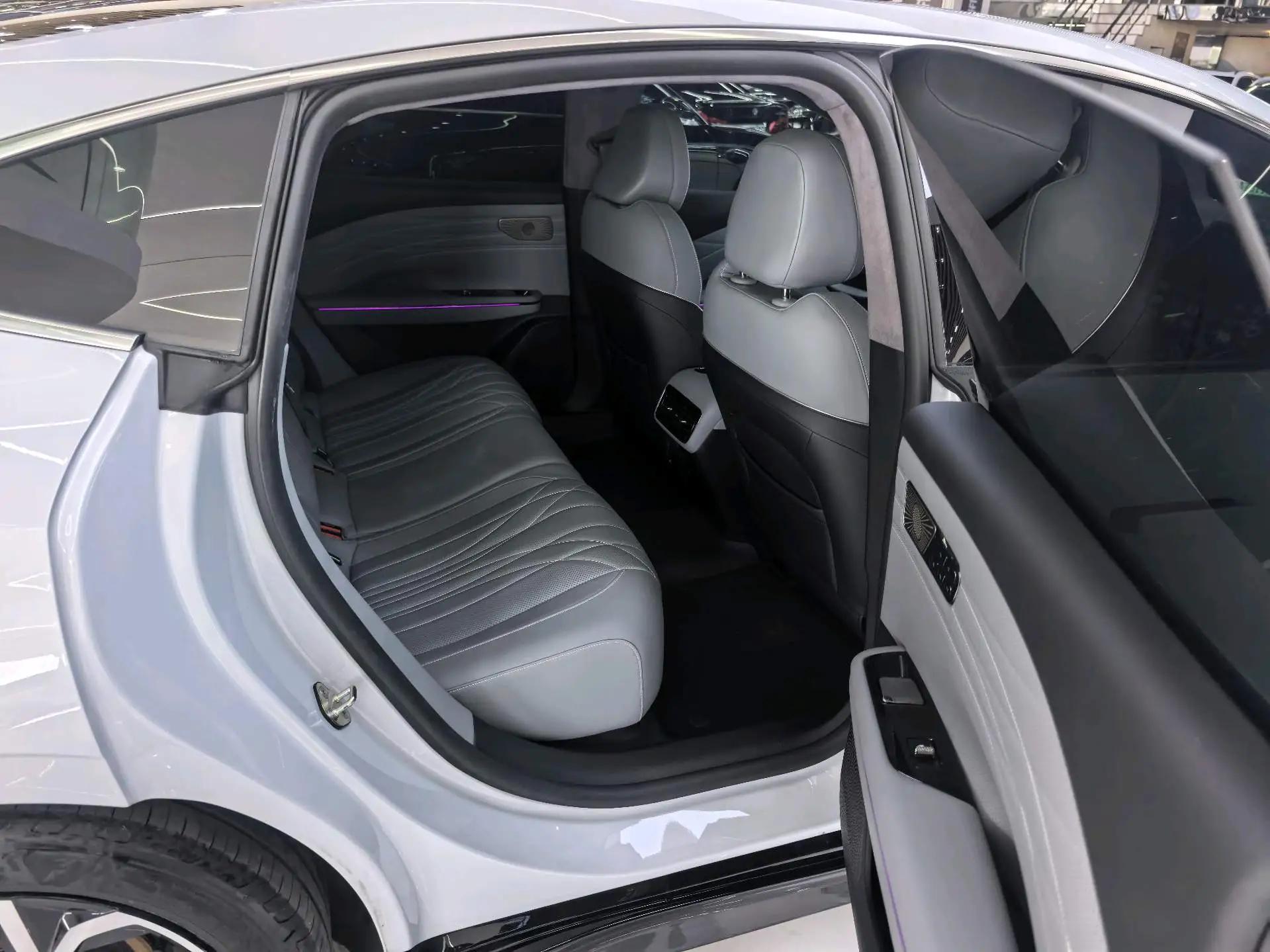 Geely Galaxy 2025 Model E8 700km Long-Range Intelligent Driving Version Automatic 18