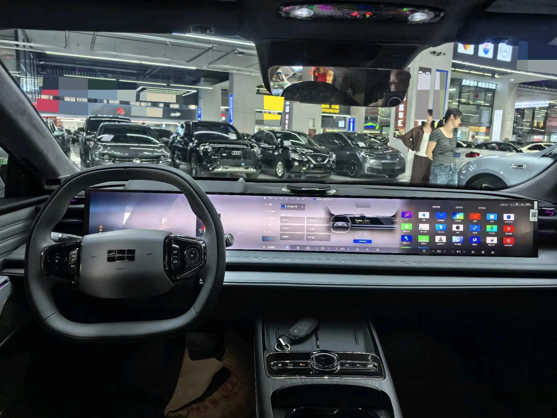 Geely Galaxy 2025 Model E8 700km Long-Range Intelligent Driving Version Automatic 9