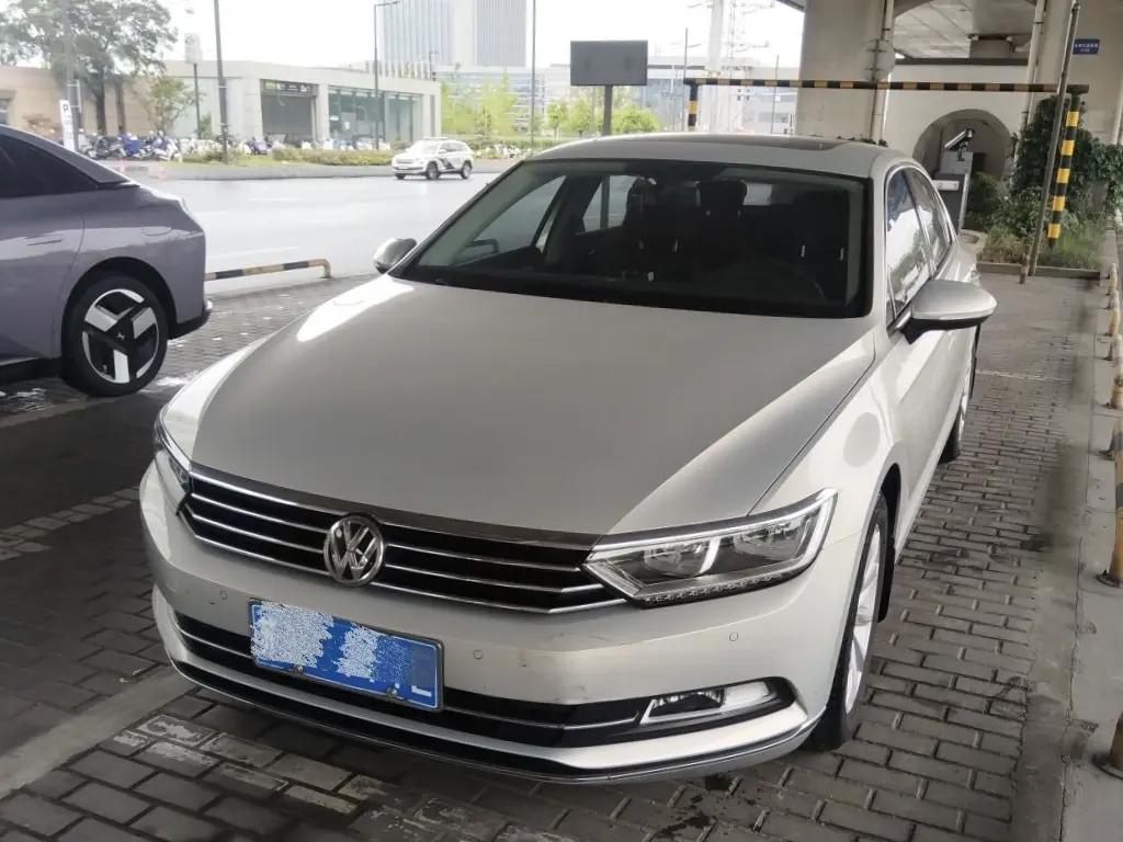 Open image lightbox: Magotan 2019 330TSI DSG Leading National V