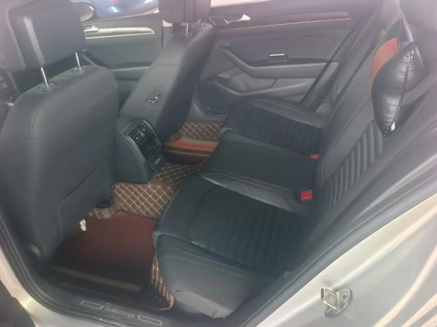 Magotan 2019 330TSI DSG Leading National V 6
