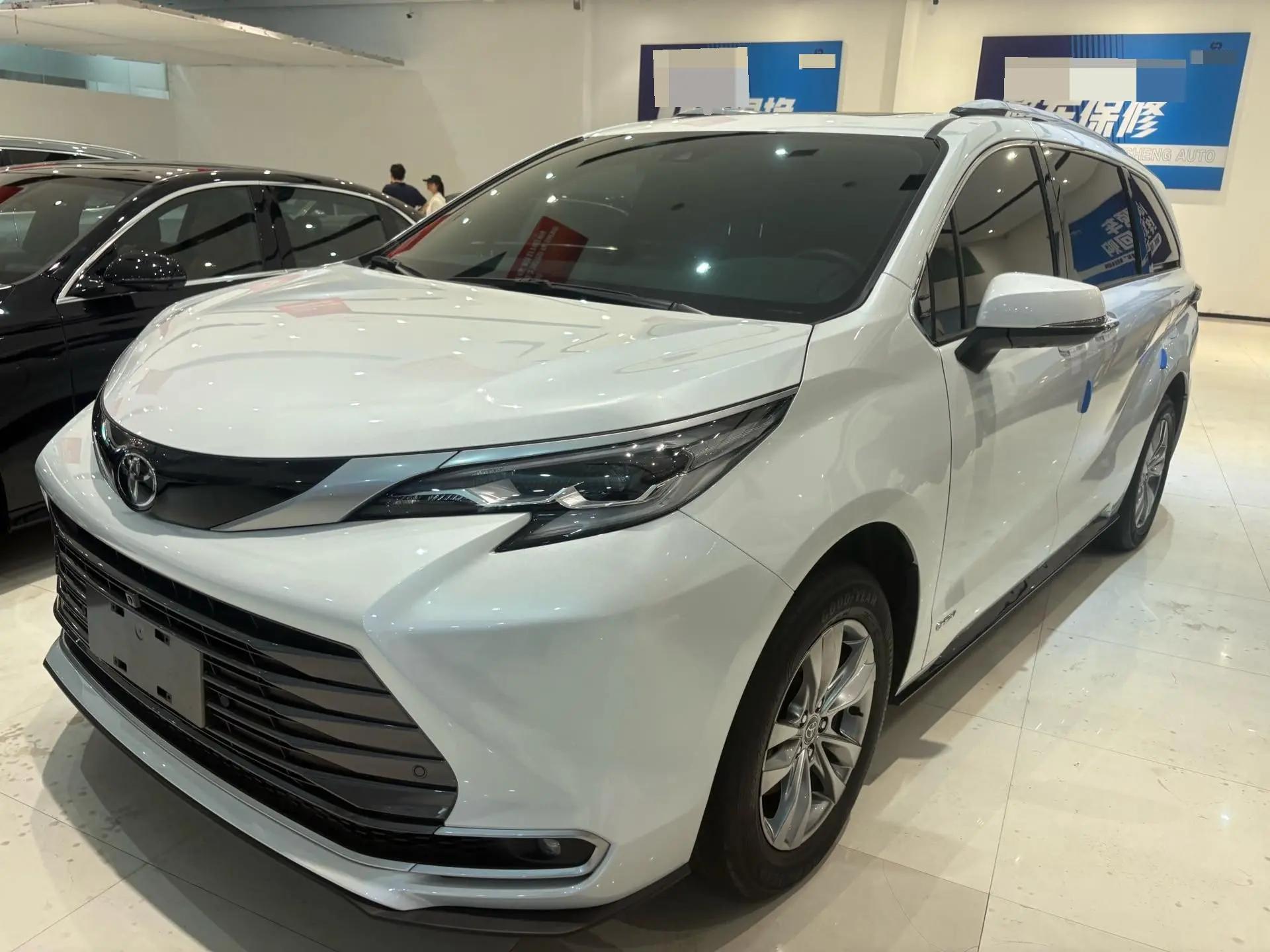 打开图片灯箱:Toyota 2024 Sana 2.5 Stepless Four-wheel Drive Premium Edition Automatic Transmission