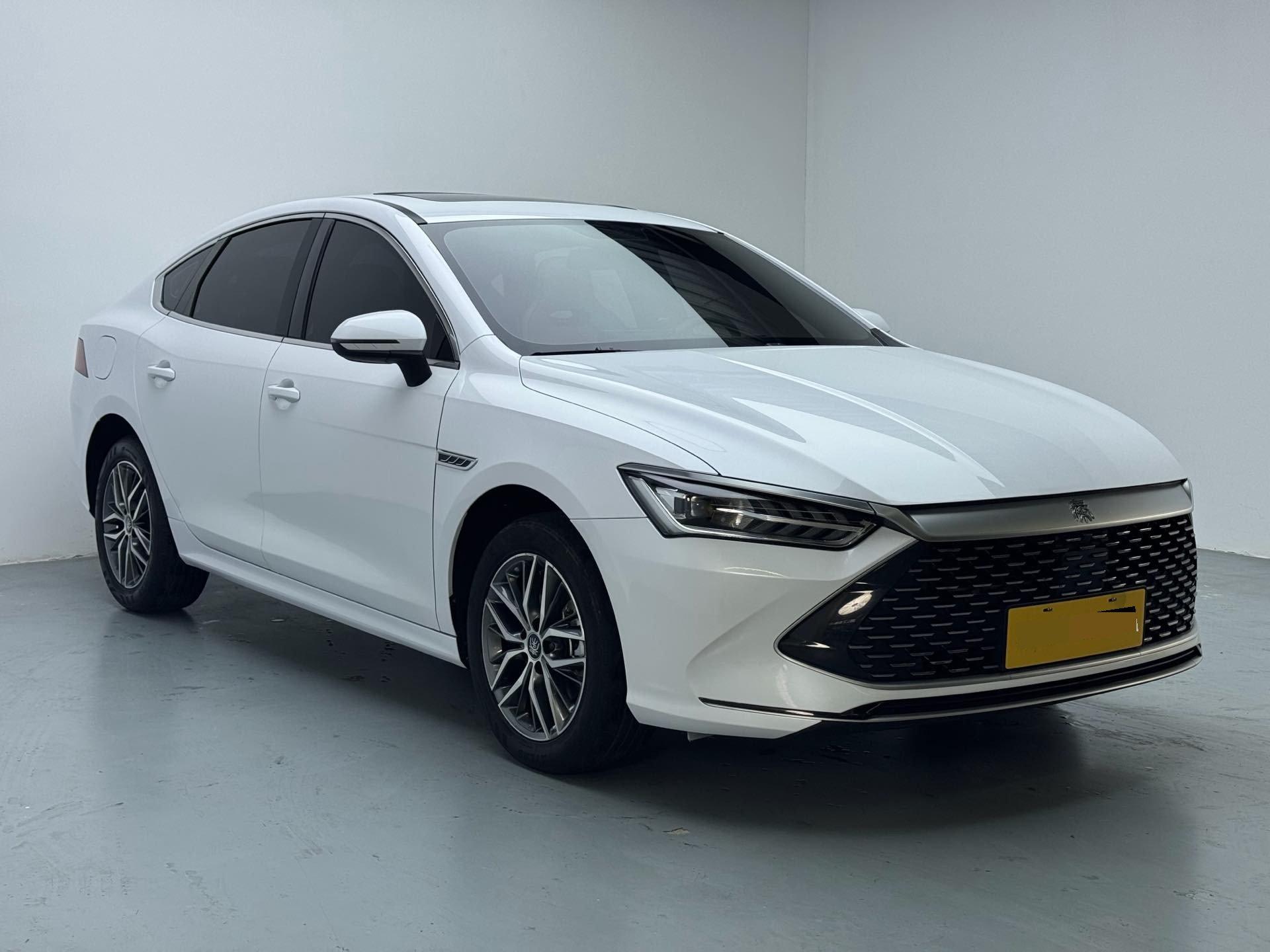 BYD 2023 Qin PLUS DM-i 1.5 CVT Champion Edition Leading Model 120KM Automatic 3