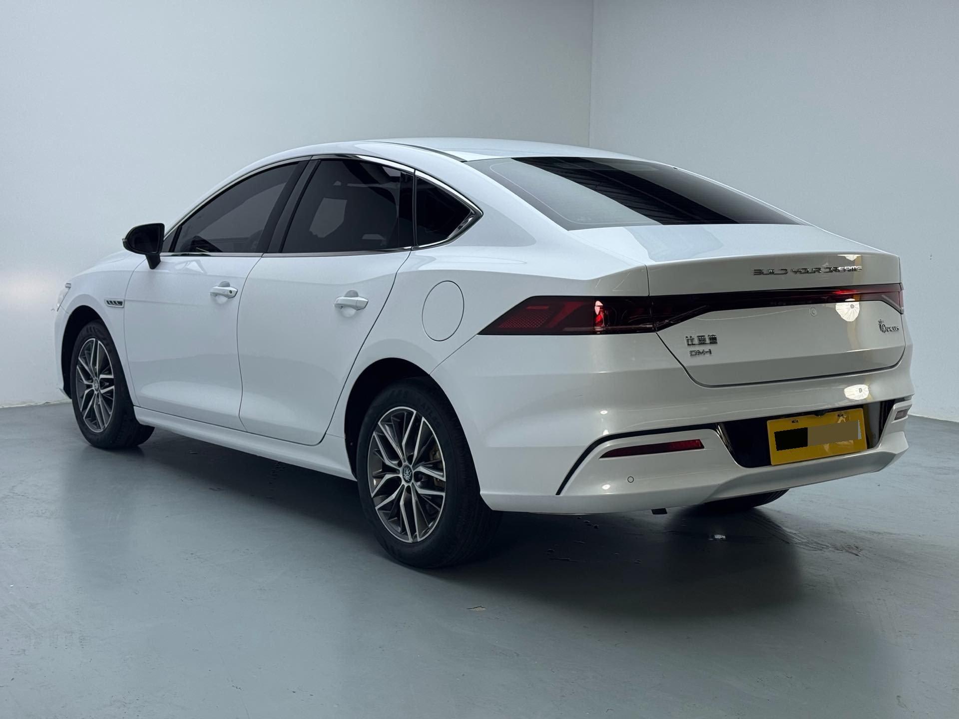 BYD 2023 Qin PLUS DM-i 1.5 CVT Champion Edition Leading Model 120KM Automatic 7