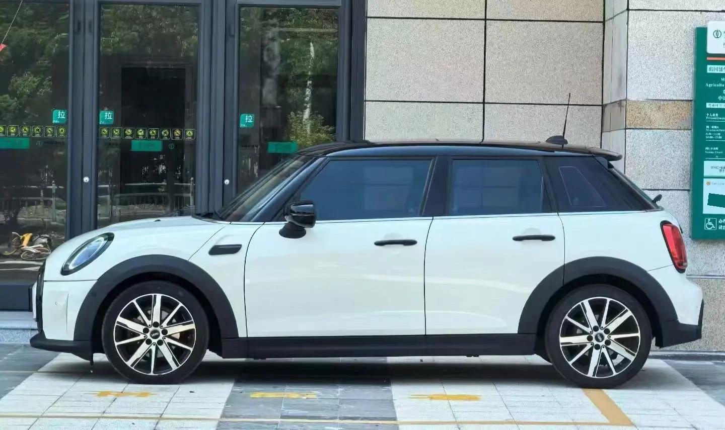 MINI 2023 1.5T COOPER ARTIST 4