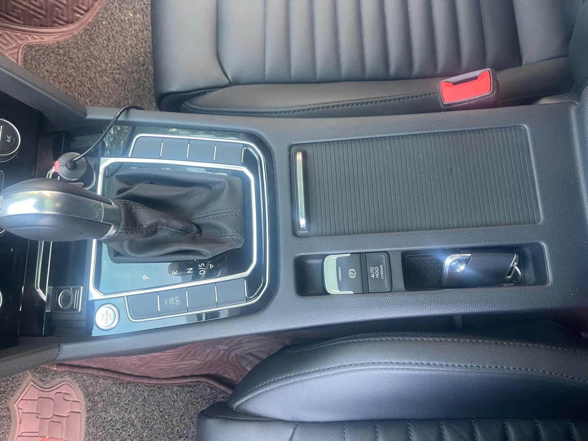 Magotan 2019, 330TSI DSG Luxury Edition, China V Emission Standard 9