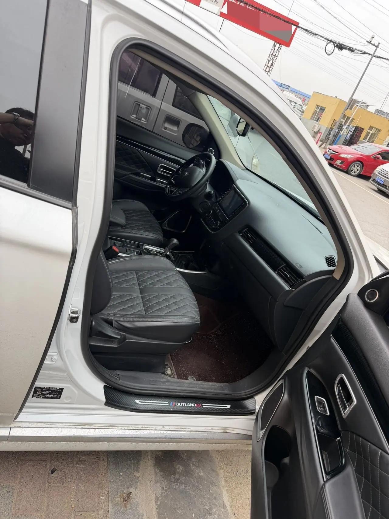 Outlander 2021 2.0L Two-Drive Enjoy Edition 5 5