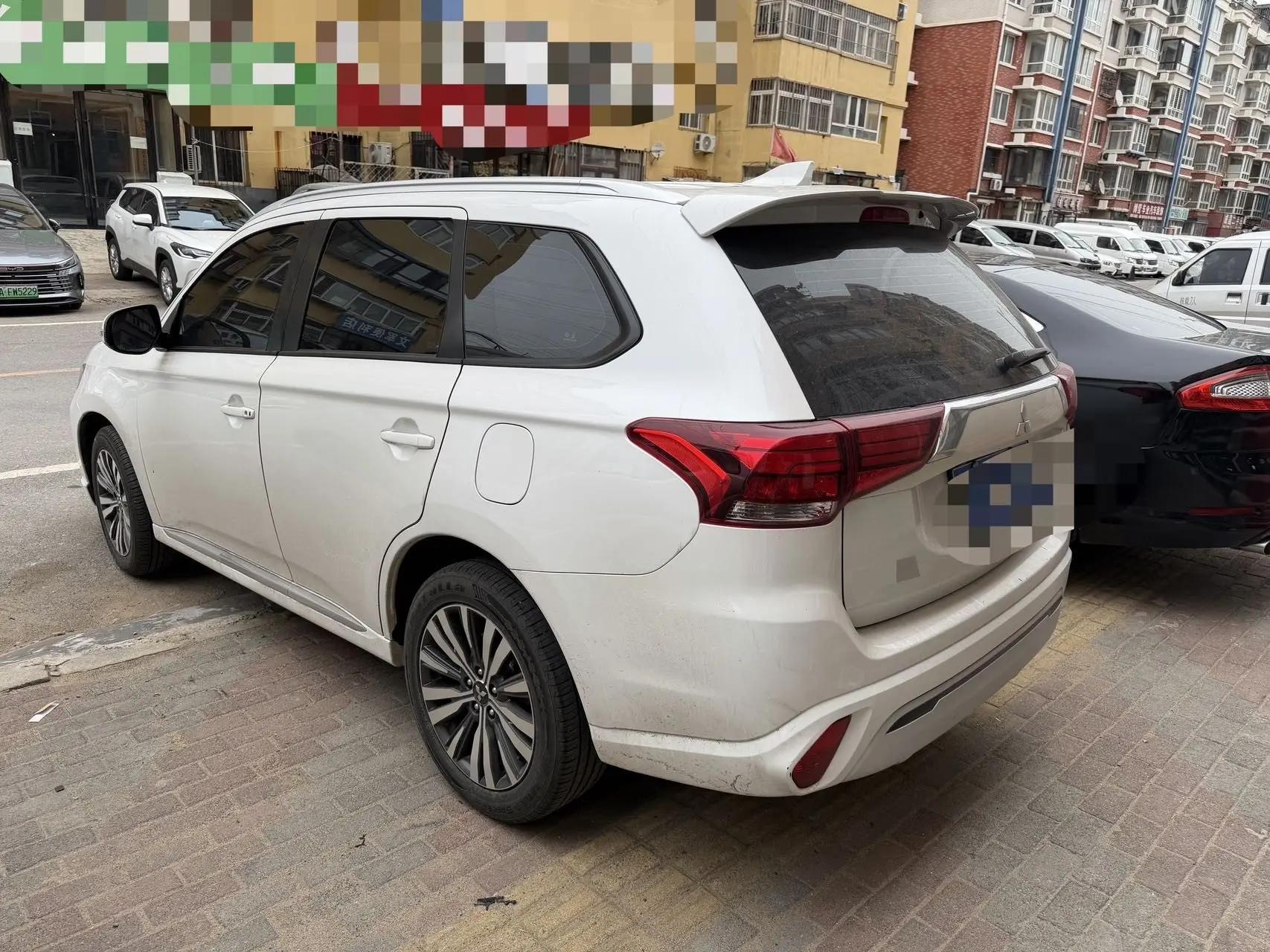 Outlander 2021 2.0L Two-Drive Enjoy Edition 5 6