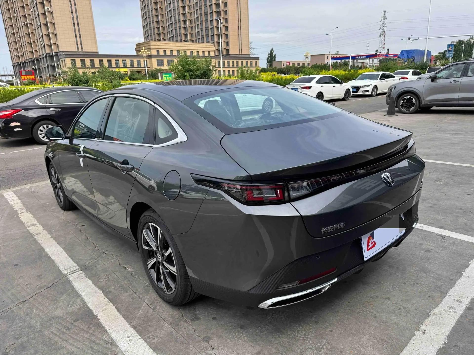 ChangAn 2025 Eado 1.5T Blue Whale 500Bar Prestige Automatic 3