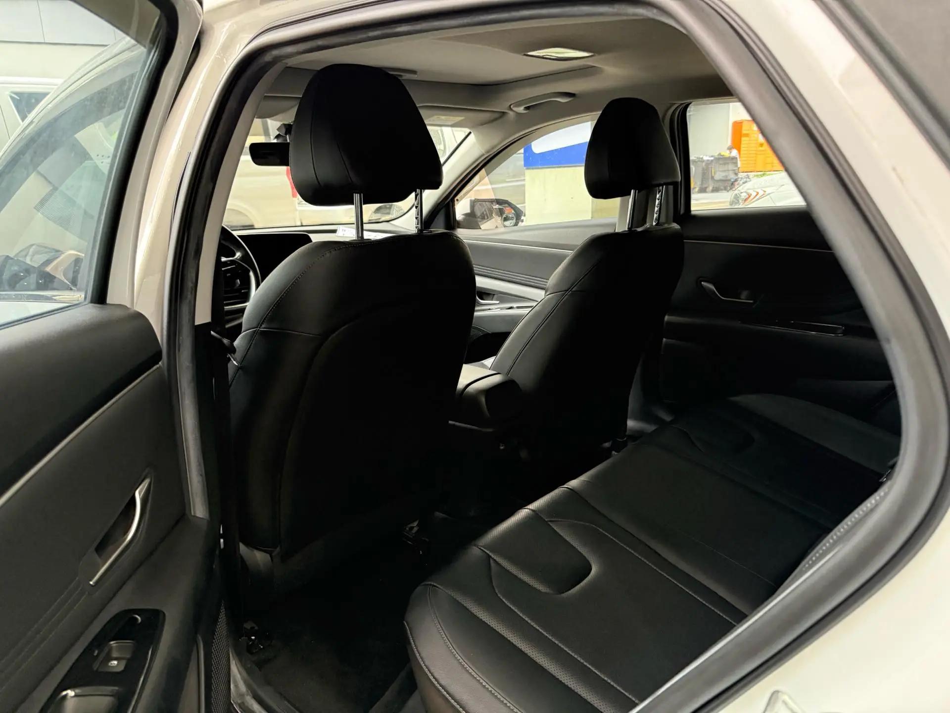 Elantra 2021 1.5L CVT LUX Prestige Edition 4