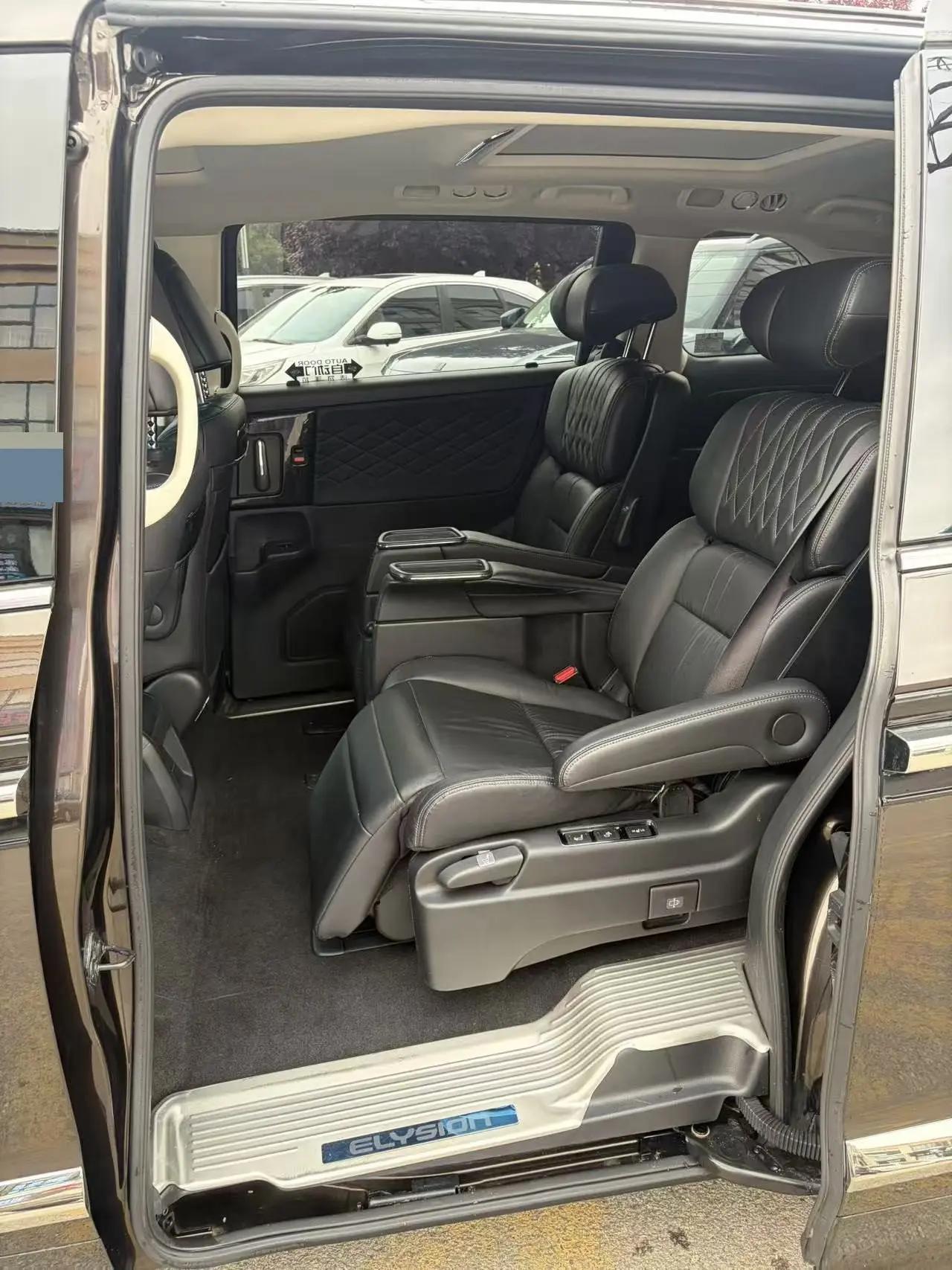 Elyson 2019 2.0L Hybrid Deluxe Edition 8