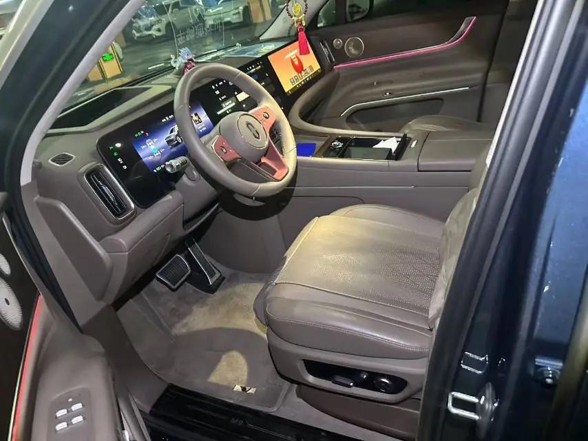 AITO 2024款 问界M9 EV 纯电Ultra版100kWh5座版 自动挡 2