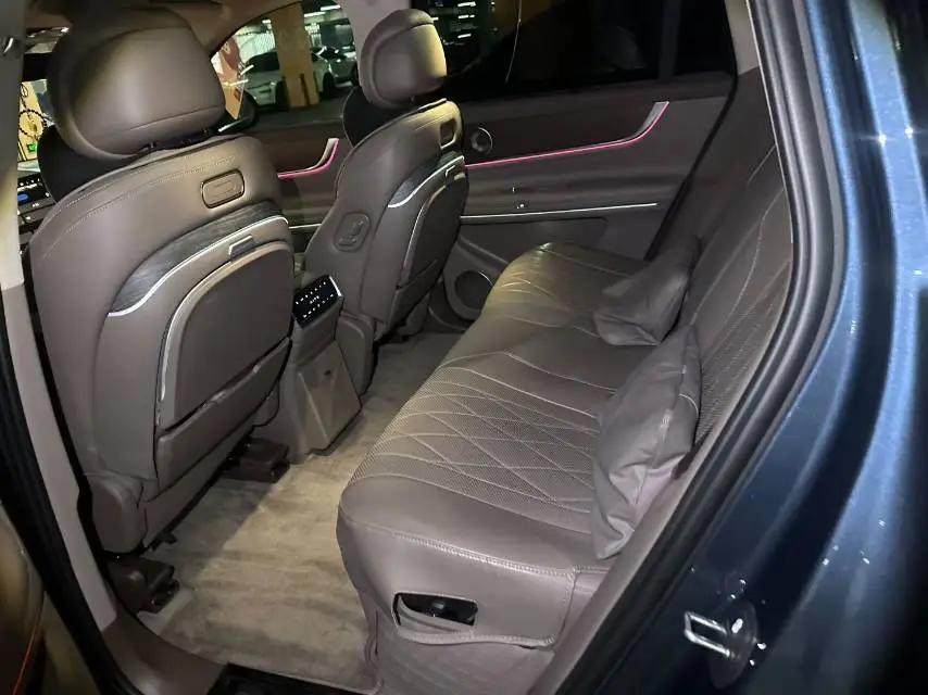 AITO 2024款 问界M9 EV 纯电Ultra版100kWh5座版 自动挡 3