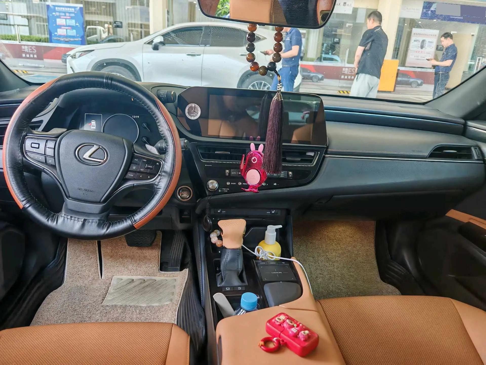 Lexus ES 2022 200 Executive Edition 4