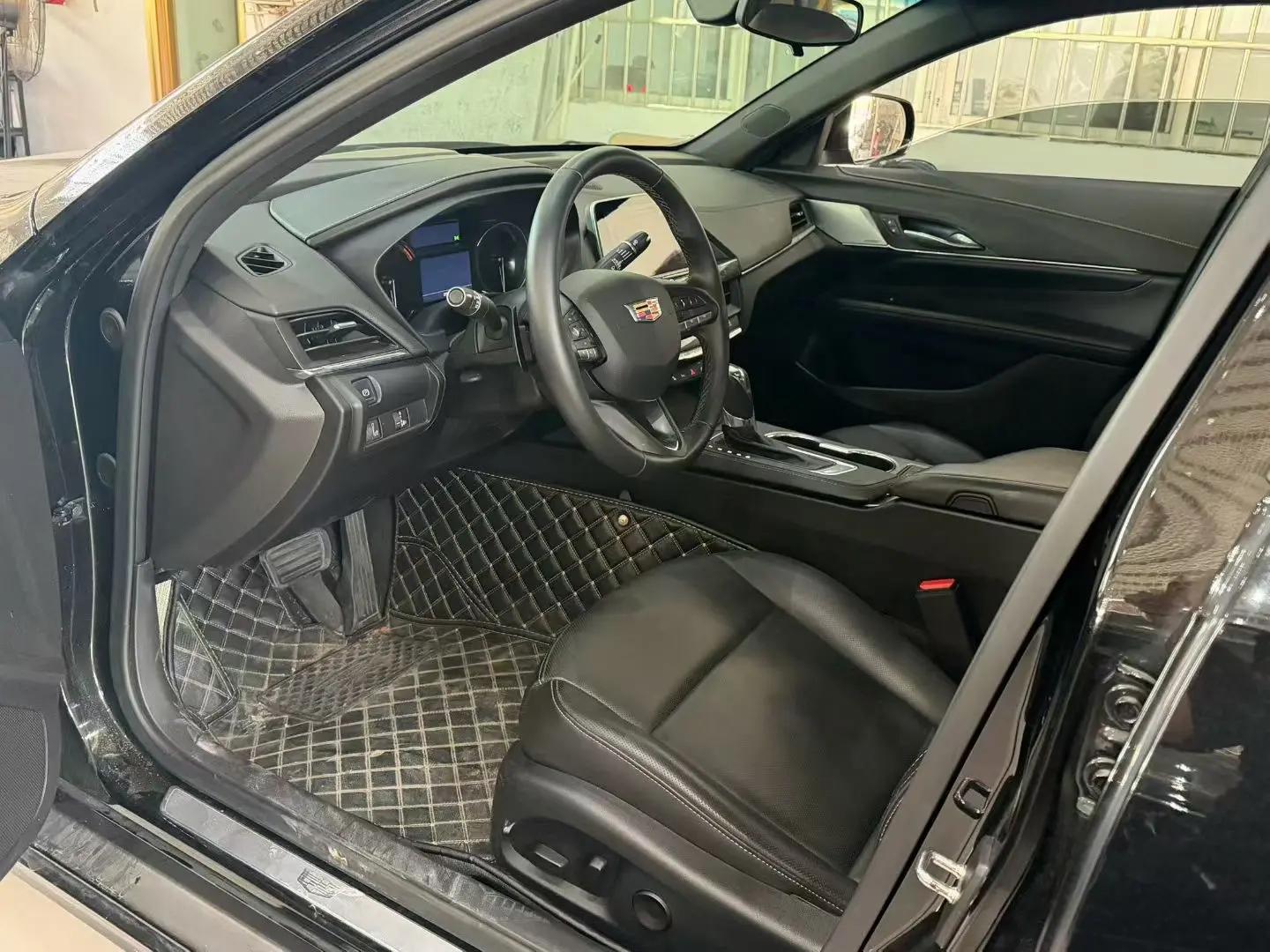 Cadillac CT4 2023 25T Luxury Model 4