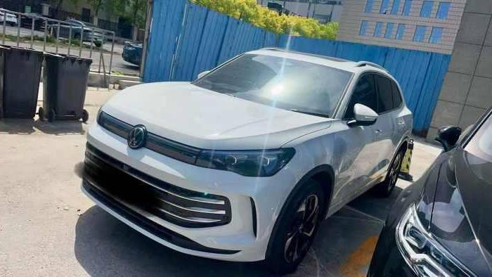 Volkswagen 2024 Tiguan L PRO 2.0TSI 330TSI Two-Drive Smart Collar Edition Automatic Gear