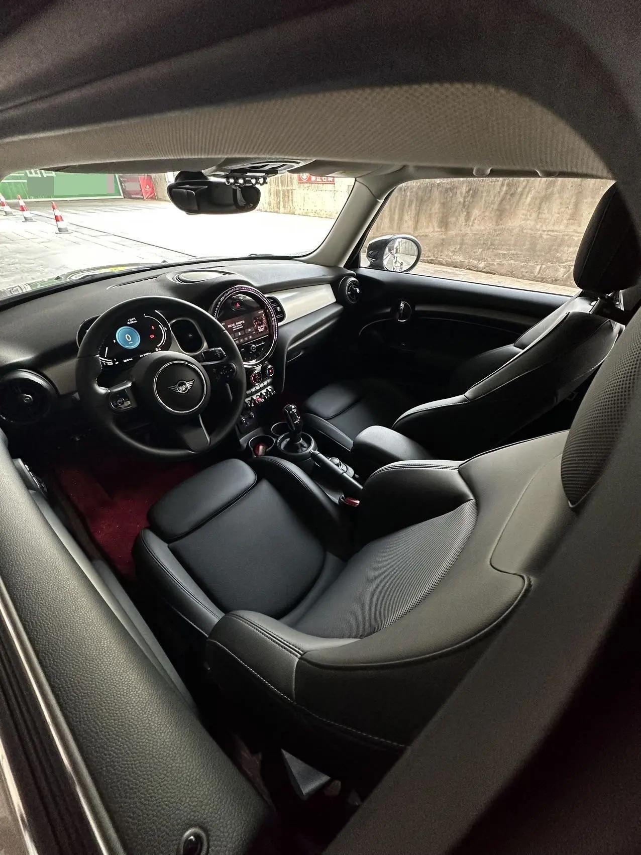 MINI 2022 1.5T COOPER ARTIST 10
