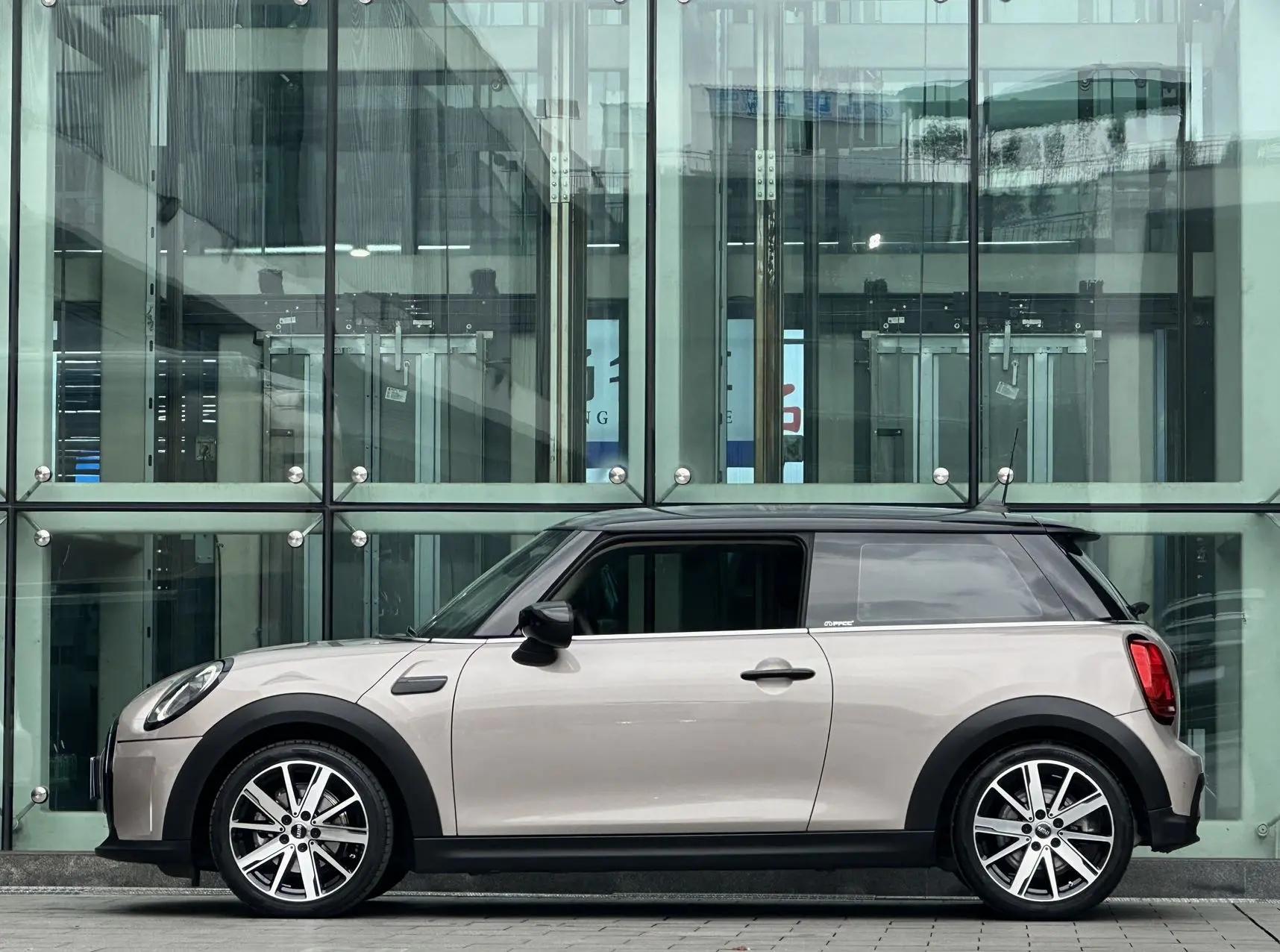 MINI 2022 1.5T COOPER ARTIST 11