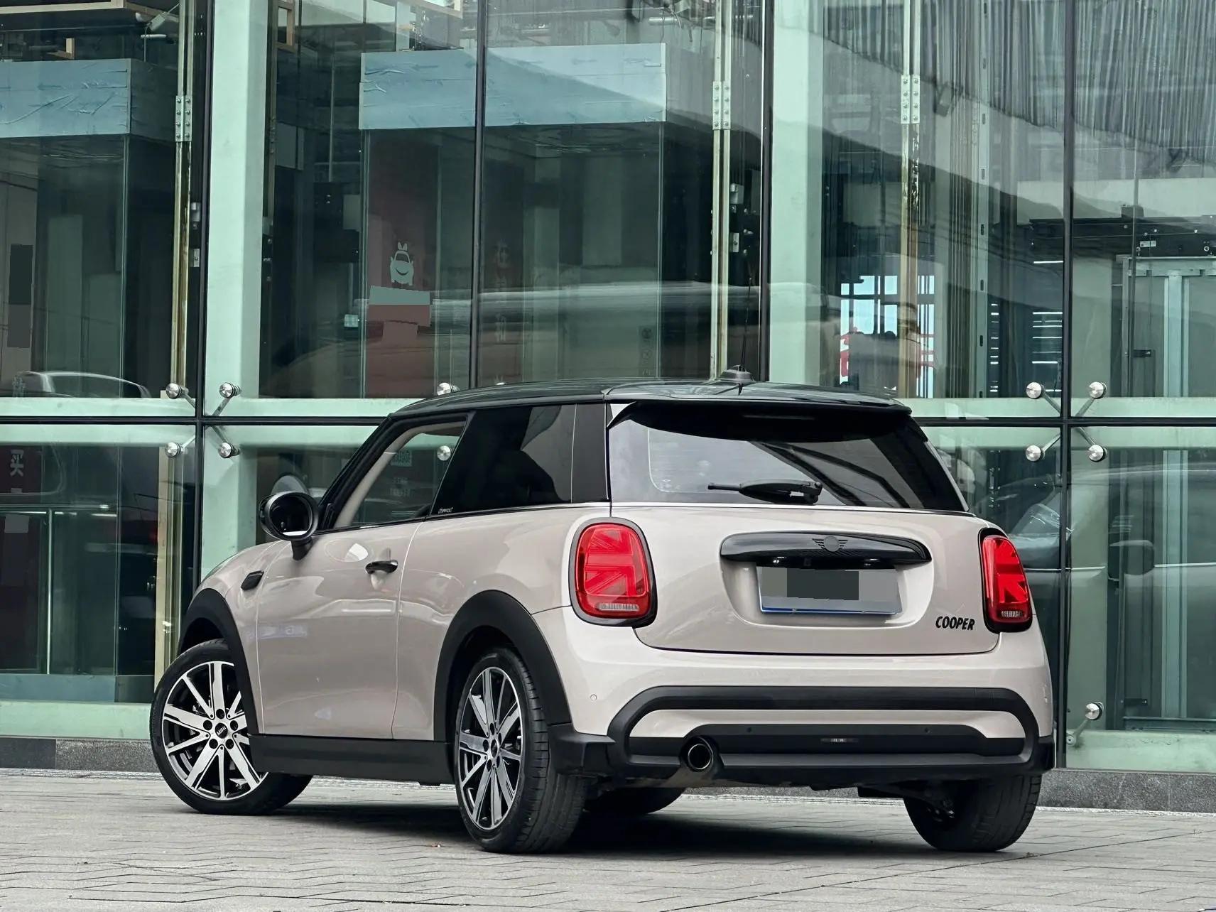 MINI 2022 1.5T COOPER ARTIST 12