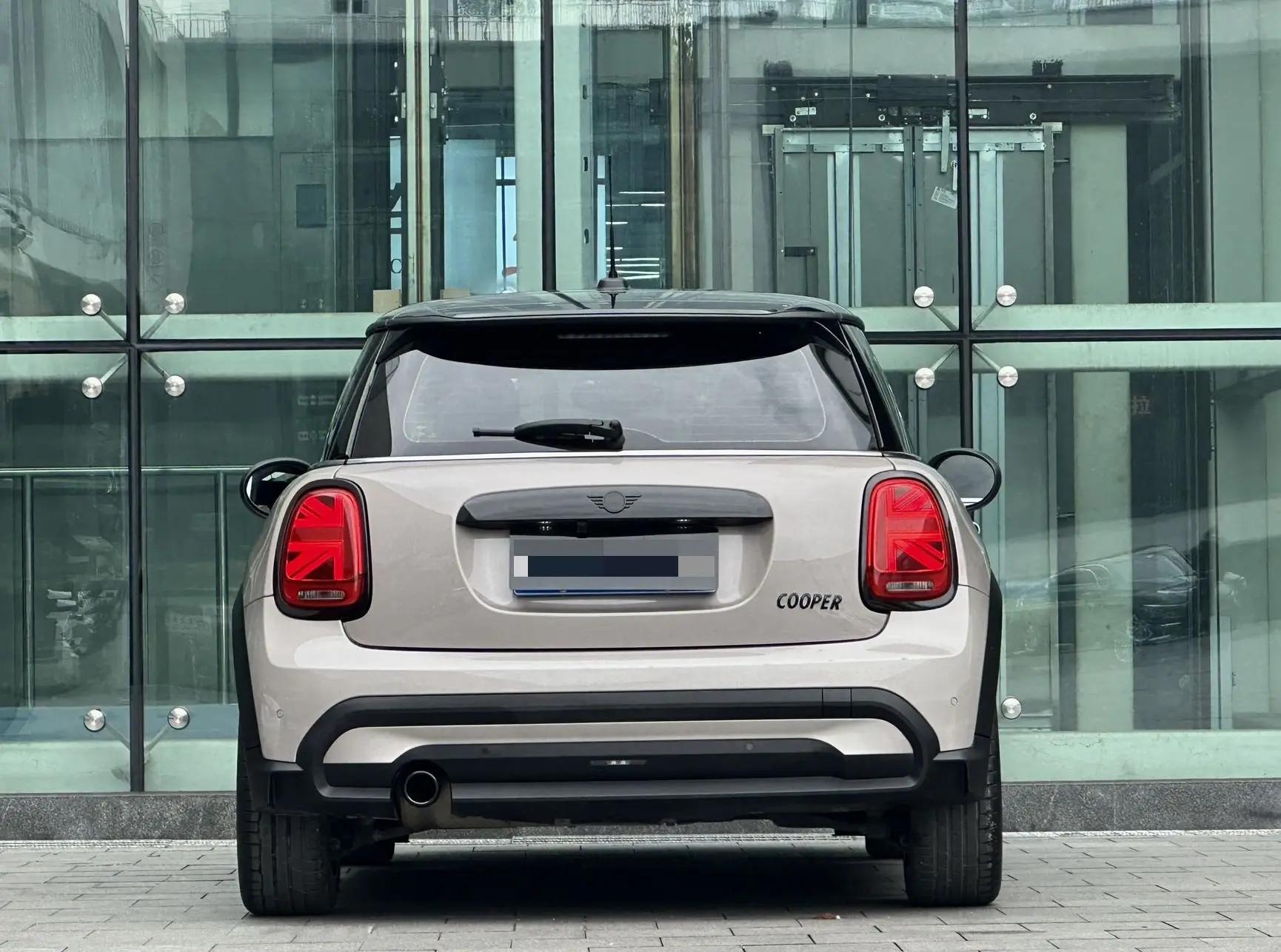 MINI 2022 1.5T COOPER ARTIST 13