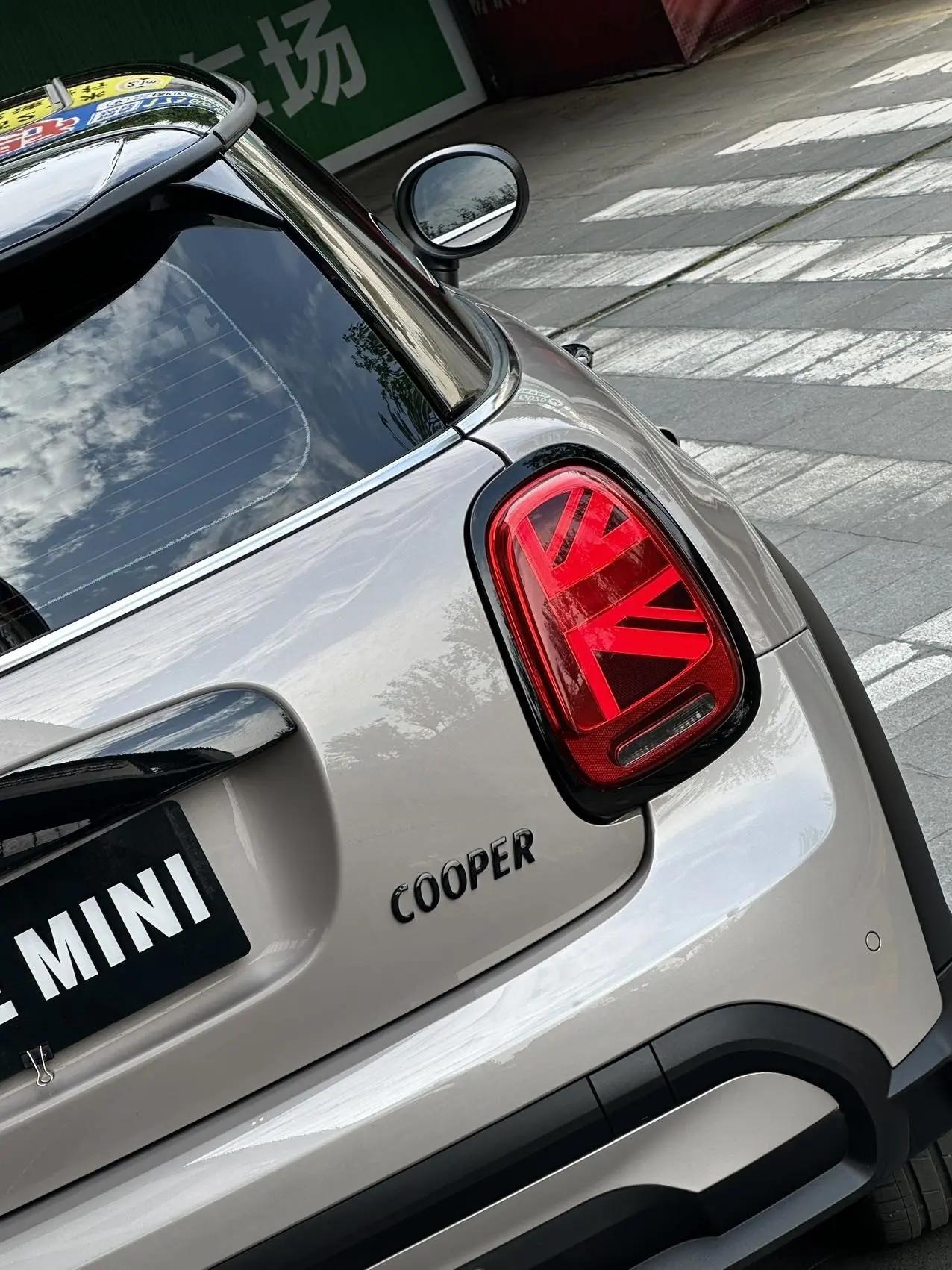 MINI 2022 1.5T COOPER ARTIST 14